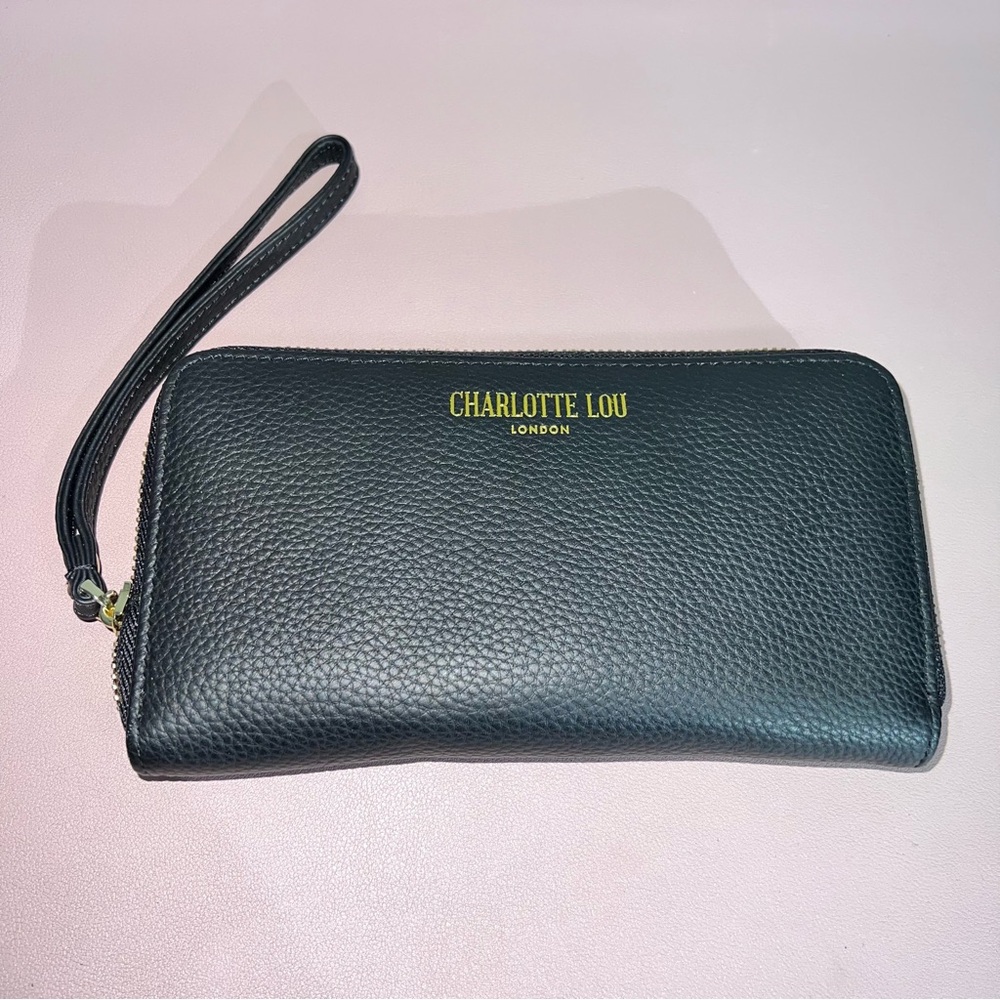NWOT Charlotte Lou London‎ Oxford Genuine Leather Full Grain Wristlet Zip Wallet